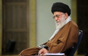 قائد الثورة الاسلامية يعزّي بوفاة آية الله السيد حسين شمس