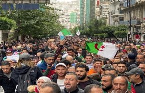دانشجویان الجزایری پیشنهاد رییس جمهوری برای گفت‌وگو را رد کردند