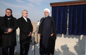 الرئيس روحاني : شعبنا شعب نشط ولن يركع