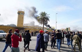 شاهد: استمرار الاعتصام أمام السفارة الأميركية في بغداد