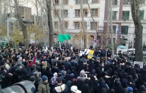 تجمع تهرانی‌ها در پی شهادت سردار سلیمانی مقابل دفتر سازمان ملل 