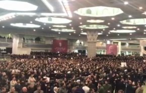 هزاران نفر در سوگ سردار سلیمانی در مصلی تهران حضور یافتند