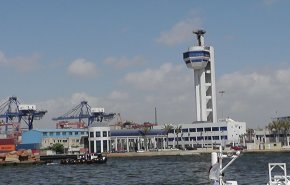 مصر تغلق ميناءين على البحر المتوسط لسوء الأحوال الجوية