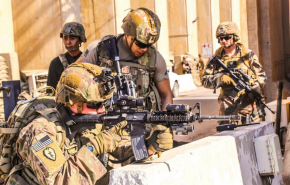 صحيفة بريطانية: القوات الأميركية أخلت مواقع لها بالعراق