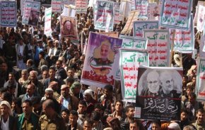 ابراز ارادت یمنی‌ها به سردار شهید مقاومت؛ این‌بار در «ذمار»