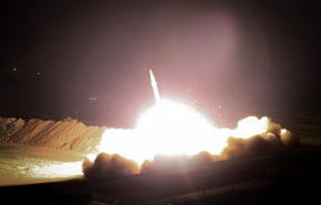 شاهد لحظة إطلاق الصواريخ الإيرانية وإصابتها لأهدافها 