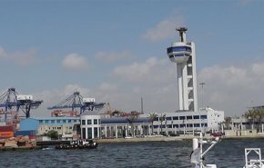 مصر تعيد فتح مينائي الإسكندرية والدخيلة