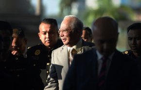 مكافحة الفساد الماليزية تكشف تورط ولي عهد أبو ظبي مع عبد الرزاق 