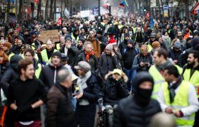 فرنسا تستجيب لمطالب المحتجين وتعلن استعدادها للتنازل عن مادة التقاعد
