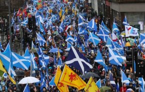 هزاران اسکاتلندی با درخواست استقلال از انگلیس به خیابان آمدند
