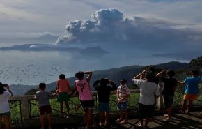 شاهد..بركان في الفلبين يهدد بتسونامي عملاق 