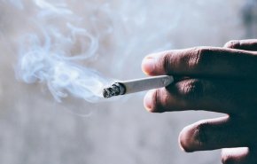 دراسة توضح حقيقة العلاقة بين التدخين والجنون