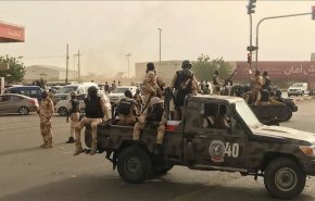 شاهد..إطلاق نار  كثيف داخل معسكر لجهاز المخابرات السودانية بالخرطوم
