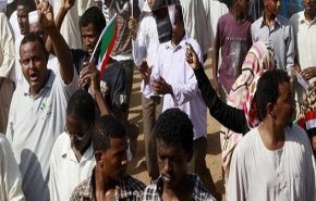 تجمع المهنيين السودانيين يطالب بالتدخل الفوري بعد إطلاق نار في المخابرات
