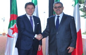 رئیس الوزراء الجزائري يجري محادثات مع نظيره الإيطالي