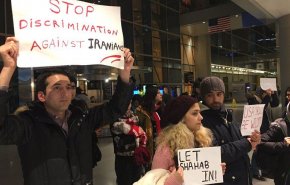 تشدید مهاجرت ستیزی کاخ سفید/ بازجویی، بازداشت و اخراج دانشجویان ایرانی/ تجمع اعتراضی مدافعان مهاجرت در فرودگاه بوستون لوگان