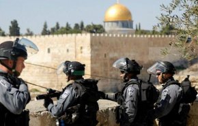 الاحتلال يُحول القدس لثكنة عسكرية وسط اقتحام الأقصى