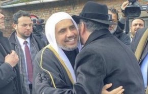 وفد سعودي يصلي على أنقاض 'محرقة اليهود' في بولندا