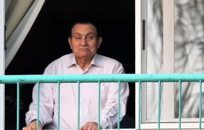 الرئيس المصري الأسبق حسني مبارك يخضع لعملية جراحية