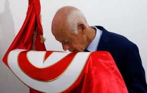 بعد مائة يوم.. الرئيس التونسي وسط معترك سياسي