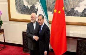 ظريف ونظيره الصيني يبحثان اخر تطورات تفشي كورونا