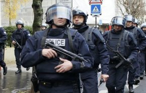 الشرطة الفرنسية تصد هجوما مسلحا على أحد مراكزها