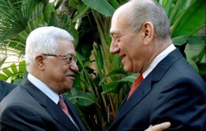 «عباس» درکنفرانس خبری مشترک با نخست‌وزیر سابق رژیم صهیونیستی حاضر می‌‌شود