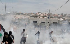 بالفيديو..الفلسطينيون في الضفة يبدأون بمقاومة صفقة ترامب