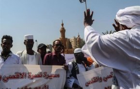 فيديو.. الشعب السوداني يدين لقاء البرهان مع نتنياهو 
