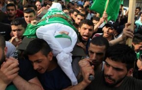تشييع جثمان شاب فلسطيني استشهد برصاص جيش الاحتلال