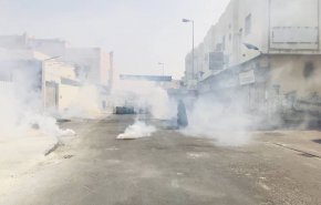 الأمن البحريني يقمع التظاهرات السلمية في بلدة السنابس