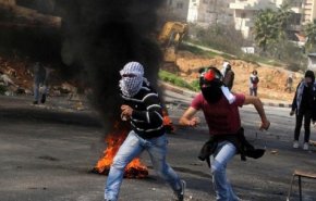 إصابة عدد من الفلسطينيین بقمع قوات الاحتلال في مسيرات بالضفة الغربية 