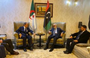 بالفيديو..وزير خارجية الجزائر يصل ليبيا في ثاني زيارة له خلال شهر
