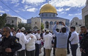 عشرات المستوطنين يقتحمون المسجد الأقصى