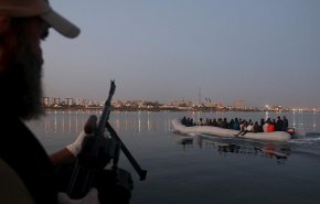 خفر السواحل الليبي يطلق النار على صياد إيطالي قبالة مياه طرابلس