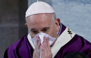 بابا الفاتيكان يلغي مشاركته في قداس بسبب وعكة صحية