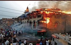 بالفيديو.. هندوس يهاجمون مساجد في نيودلهي