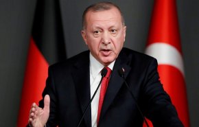أردوغان يطالب اليونان بفتح أبوابها ويعلن مقتل 59 جنديا تركيا 