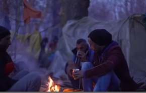 عمليات كر وفر بين شرطة اليونان والمهاجرين على الحدود