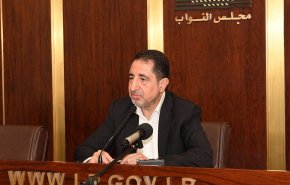 نائب لبناني: لخطة اقتصادية جديدة من دون الارتهان إلى إملاءات خارجية