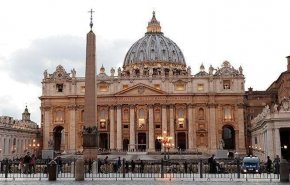 الفاتيكان تغلق كاتدرائية وساحة القديس بطرس أمام السياح 