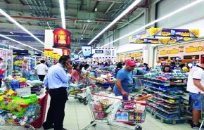 التجارة القطرية تدعو المواطنين لعدم تخزين المواد الغذائية 