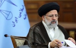 قائد الثورة يوافق على زيادة صلاحيات اللجنة الوطنية لمكافحة كورونا