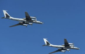 طائرتان روسيتان تحلقان قرب الحدود الأمريكية