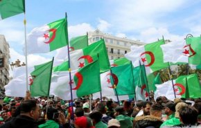 استمرار احتجاجات الجزائر رغم التحذيرات من كورونا 