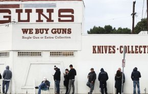 هجوم آمریکایی‌ها برای خرید سلاح در پی شیوع کرونا