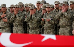 صحيفة روسية: شيء غريب ظهر بعد استهداف القوات التركية 