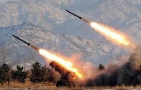 كوريا الشمالية تتحدى كورونا وتطلق صاروخين باليستيين+فيديو
