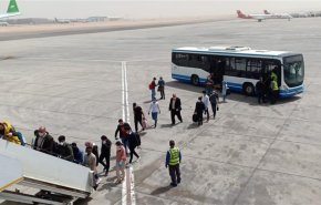 النقل العراقية تعلن اجلاء 282 مواطناً من القاهرة
