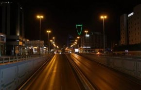 السعودية وجائحة كورونا.. عزل المدن وتشديد حظر التجول